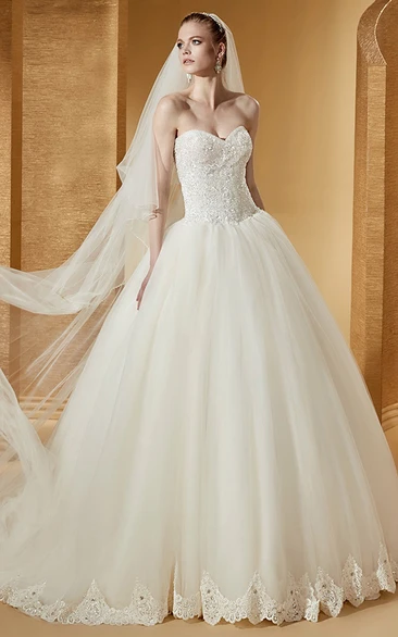 Classic Sweetheart Ball Gown With Unique Corset And Brush Train
