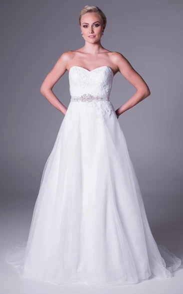 A-Line Appliqued Sweetheart Tulle Wedding Dress With Ruching And Waist Jewellery