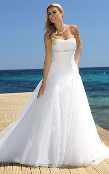 A-Line Strapless Tulle Wedding Dress With Lace