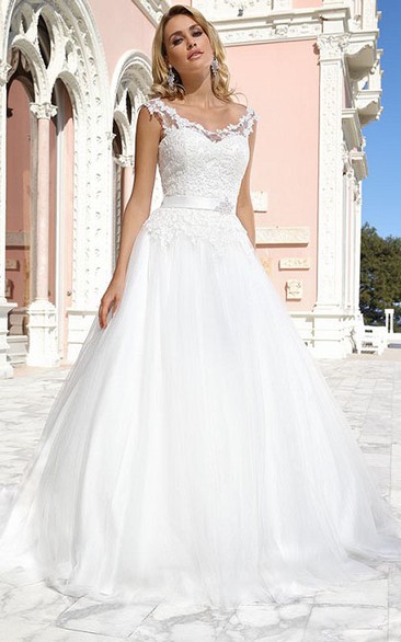 A-Line V-Neck Maxi Sleeveless Appliqued Tulle Wedding Dress With Broach And Illusion Back