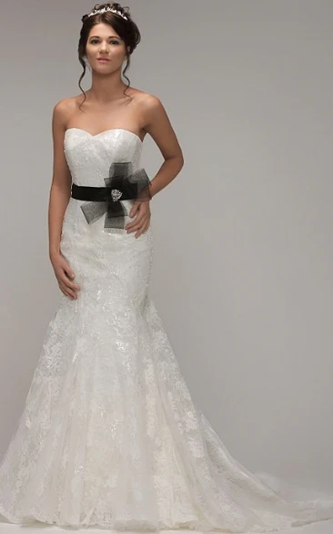 Sheath Long Sweetheart Lace Wedding Dress With Appliques And Corset Back