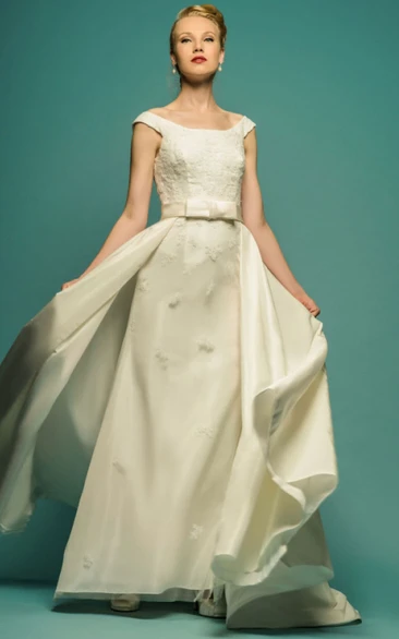Appliqued Square-Neck Long Satin Wedding Dress With Bow