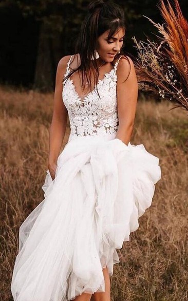 A Line Sleeveless Lace Tulle Bohemian Sexy Low-V Back Wedding Dress with Appliques