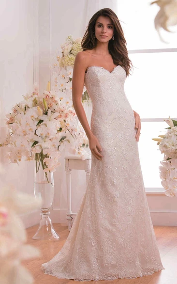 Modern Sweetheart Lace-Appliqued Wedding Dress With Crystals