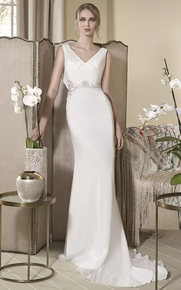 Sheath Sleeveless V-Neck Floor-Length Appliqued Wedding Dress