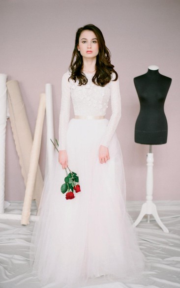 Modest Jewel Neck Long Sleeve A-Line Tulle Wedding Dress