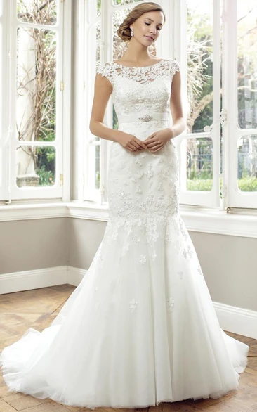 Trumpet Cap-Sleeve Scoop-Neck Jeweled Long Lace Wedding Dress With Appliques And Illusion