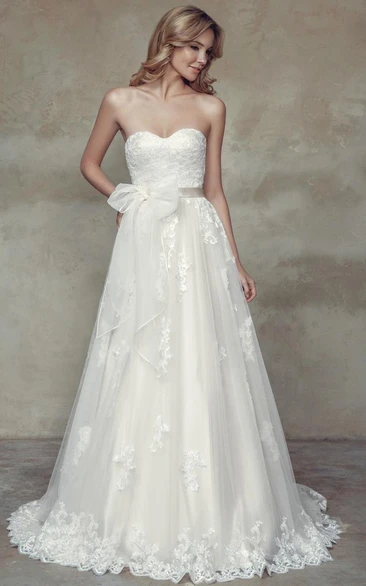 A-Line Long Sweetheart Lace Wedding Dress With Appliques And Corset Back