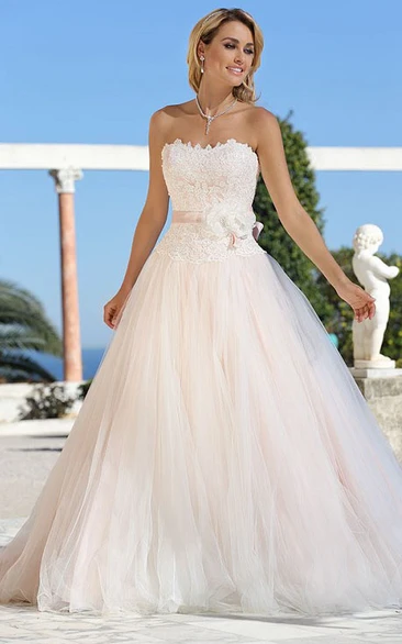 A-Line Strapless Floor-Length Sleeveless Appliqued Tulle Wedding Dress With Flower And Ruffles