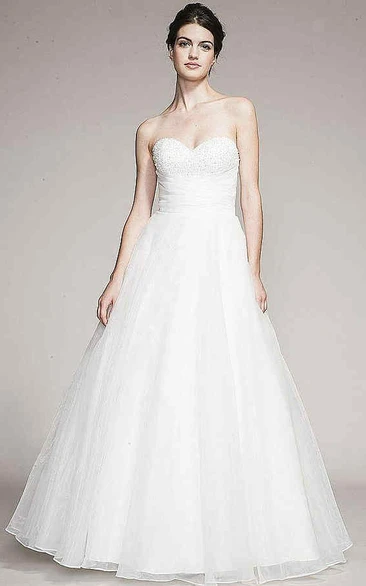 Sweetheart Long Beaded Tulle Wedding Dress With Pleats