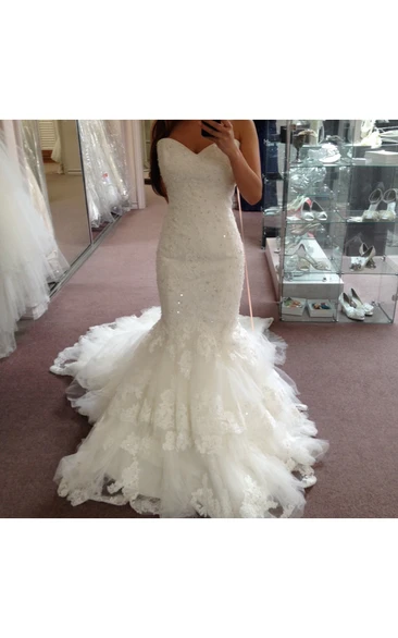 Sleeveless Sweetheart Trumpet Lace Gown With Beaded Detailing