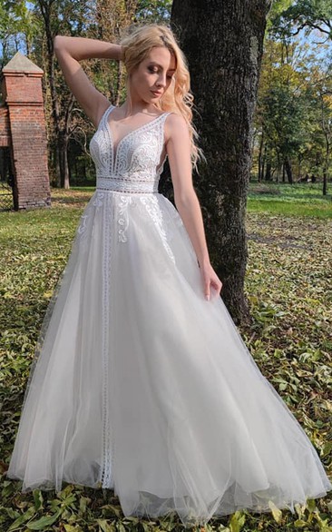 Elegant Sleeveless A-Line Tulle Wedding Dress With V-neck And Zipper Back