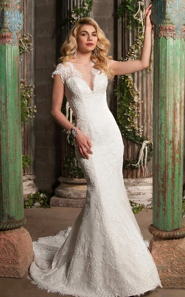 Mermaid Appliqued Scalloped Cap Sleeve Lace Wedding Dress With Court Train