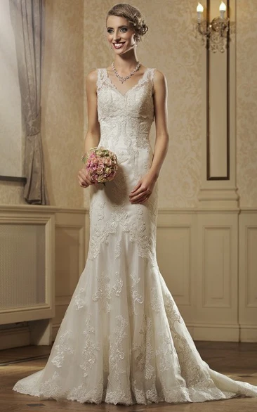 Sheath Floor-Length V-Neck Sleeveless Appliqued Lace Wedding Dress