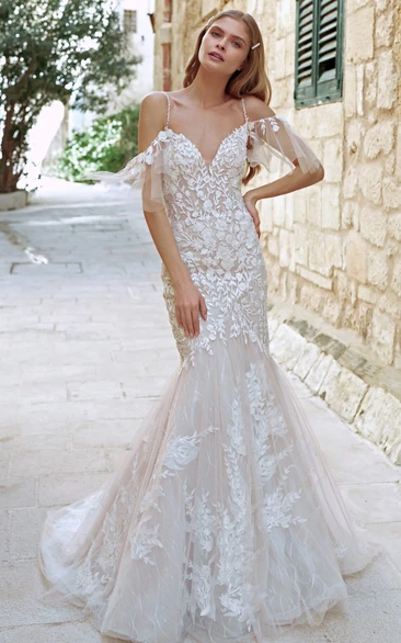 Romantic Tulle Sweep Train Short Sleeve Mermaid Off-the-shoulder Wedding Dress with Appliques