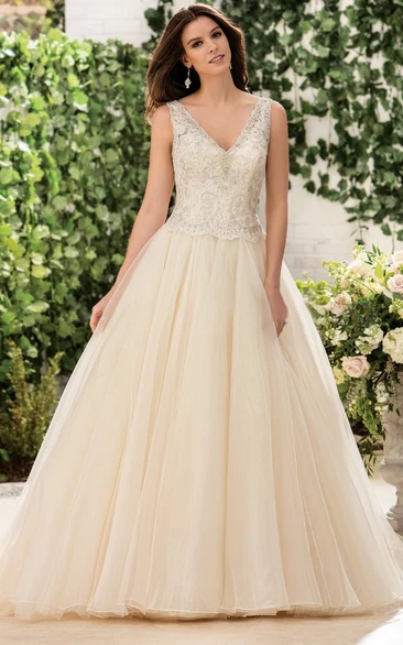 V-Neck Sleeveless A-Line Wedding Dress With Beadings And Appliques