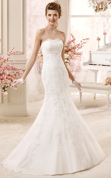 Classic Strapless Sheath Lace Gown With Appliques And Brush Train