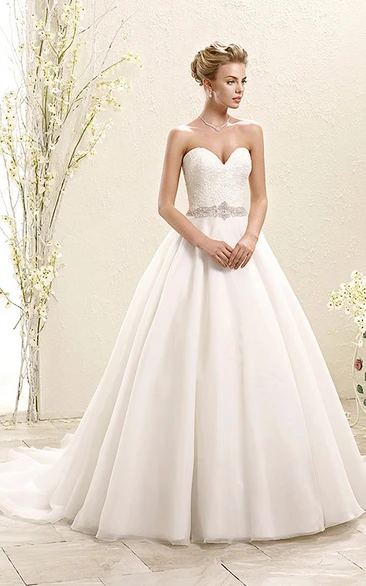 Ball Gown Jeweled Sweetheart Tulle Wedding Dress With Lace