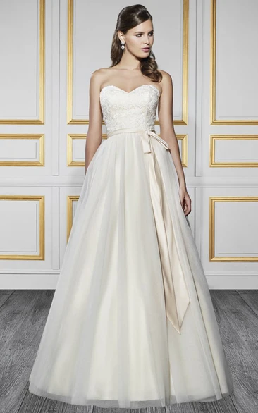 A-Line Sweetheart Maxi Tulle&Satin Wedding Dress With Appliques And V Back