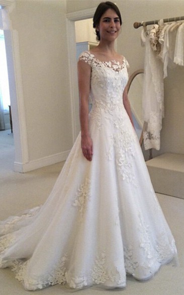 Elegant Minimalist A-Line Boho Lace Wedding Dress Adorable Vintage Bateau Cap Sleeves Bridal Gown with Sweep Train