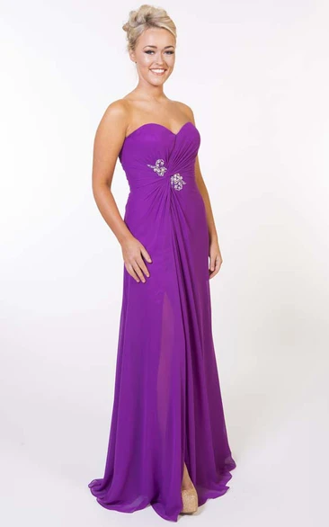 A-Line Maxi Sweetheart Criss-Cross Sleeveless Chiffon Prom Dress With Broach And Split Front