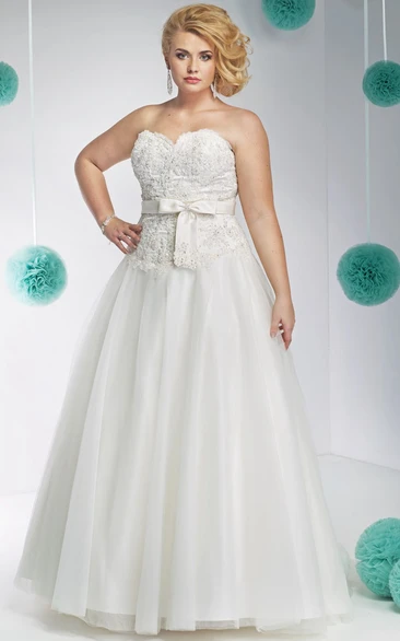 A-Line Sleeveless Appliqued Sweetheart Floor-Length Lace&Tulle Plus Size Wedding Dress With Beading And Bow