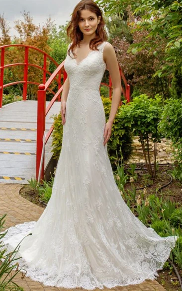 Romantic Sheath Sleeveless Court Train Lace Deep-V Back Wedding Dress with Appliques