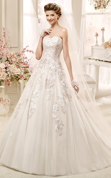 Classic Strapless A-Line Wedding Dress With Appliques And Lace-Up Back