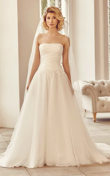 Maxi Strapless Appliqued Tulle Wedding Dress With Sweep Train And V Back