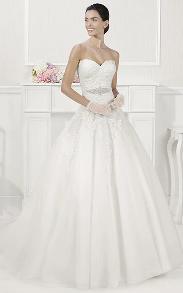 Sweetheart A-Line Tulle Bridal Ball Gown With Beading Waist