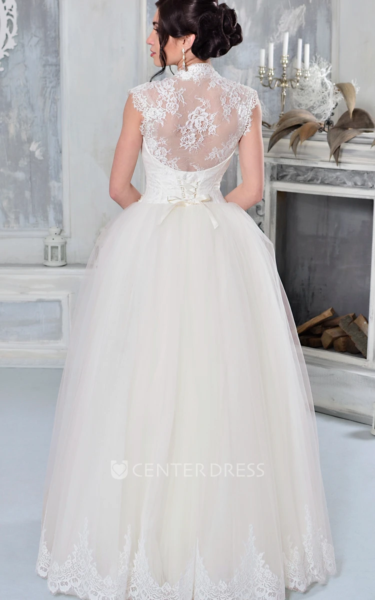 A-Line Queen-Anne Appliqued Maxi Tulle Wedding Dress With Waist Jewellery