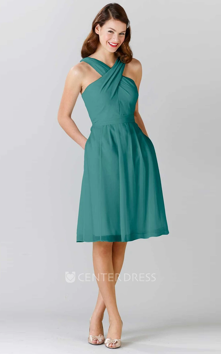 Knee-Length Halter Sleeveless Ruched Chiffon Bridesmaid Dress With Bow