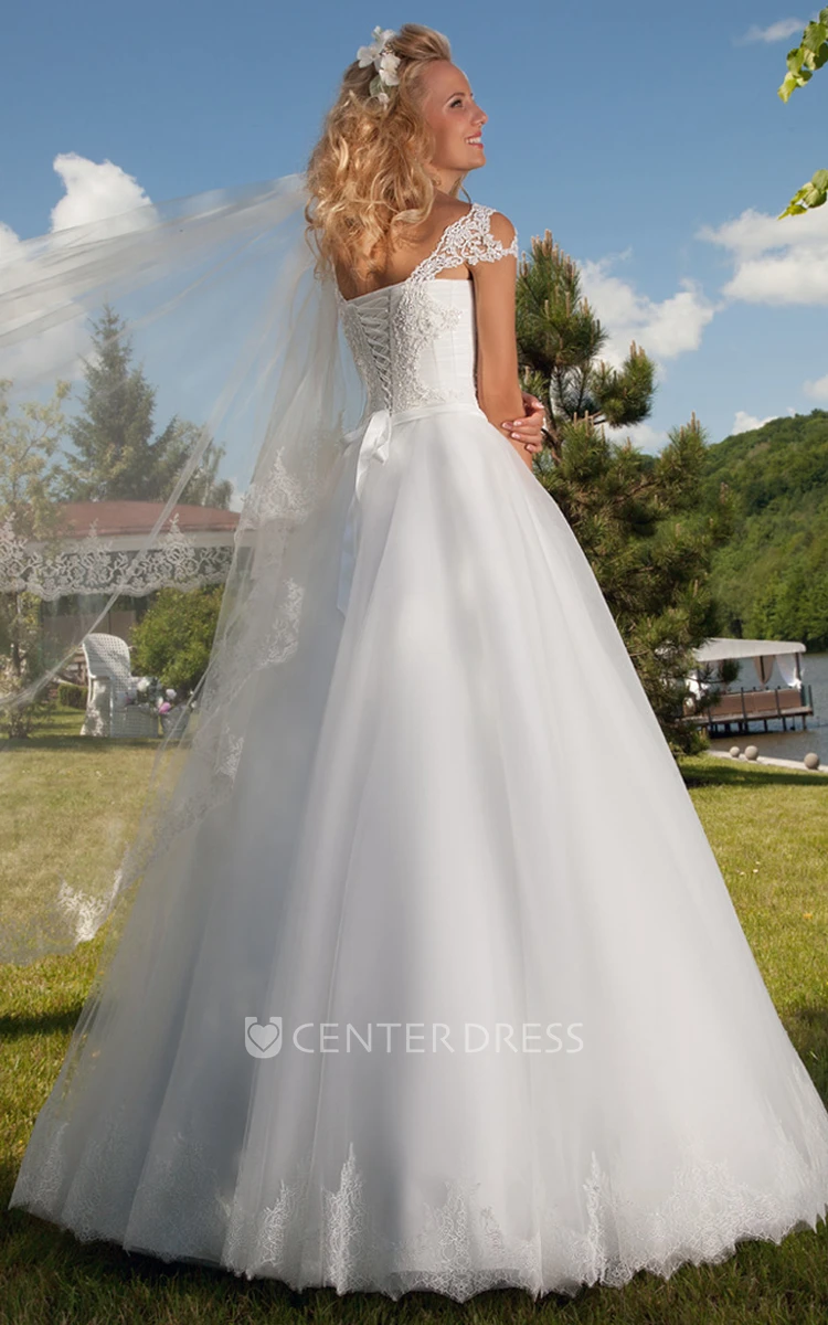 A-Line Appliqued Cap Sleeve Square Neck Tulle Wedding Dress With Lace-Up