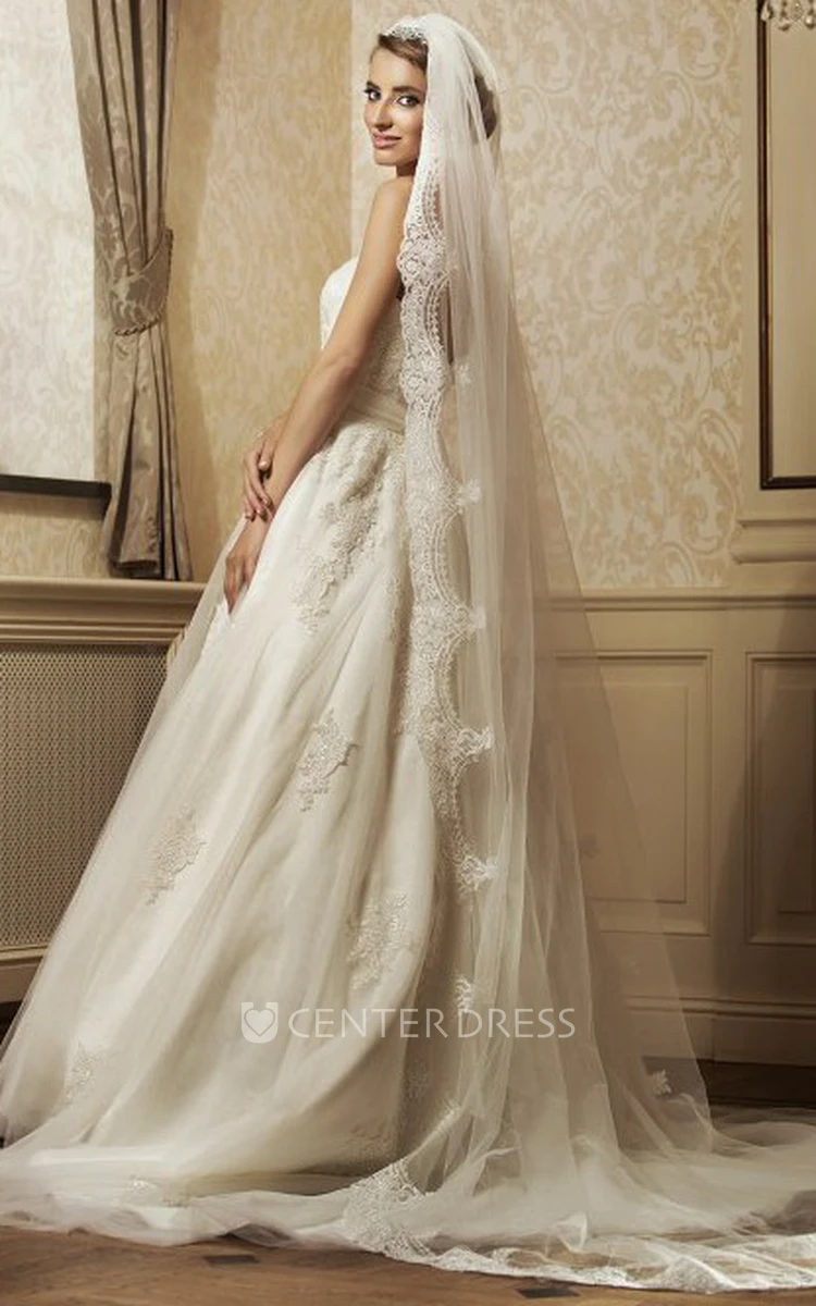 A-Line Appliqued Floor-Length Sleeveless Strapless Tulle Wedding Dress With Waist Jewellery