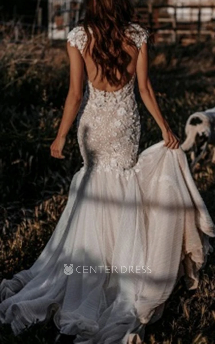 Elegant Lace Mermaid Wedding V-neck Appliques Sleeveless Country Open Back Dress