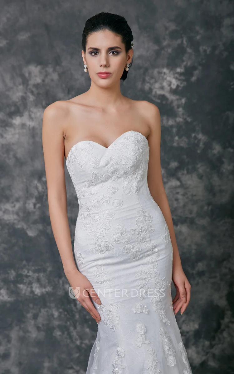 Sweetheart Strapless Lace Mermaid Wedding Dress With Court Train