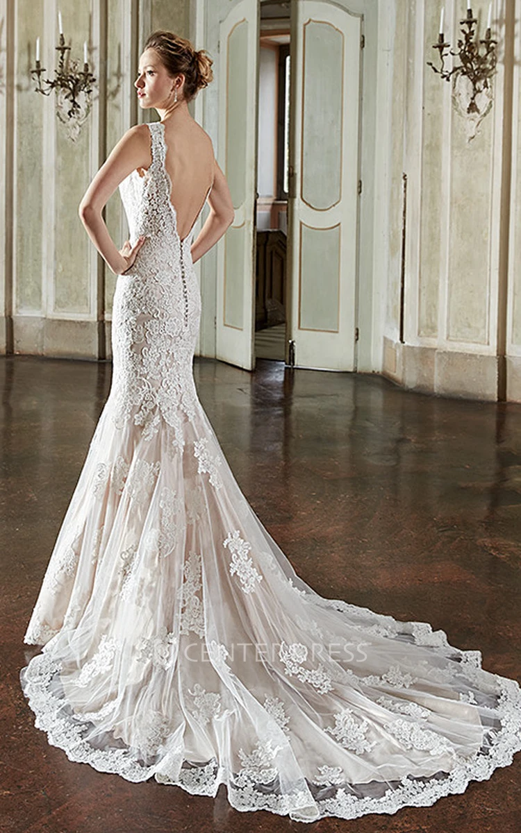 Trumpet Long Sleeveless Appliqued V-Neck Lace Wedding Dress