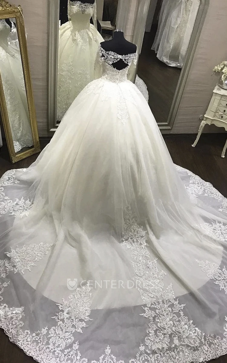 Luxury Illusion Ballgown Lace Long Sleeve Off-the-shoulder Wedding Dress With Keyhole Back