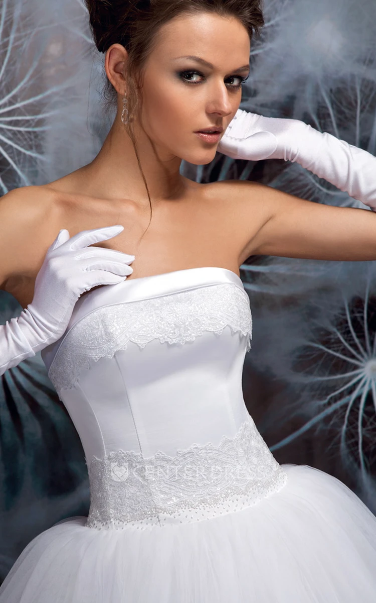 A-Line Floor-Length Appliqued Off-The-Shoulder Short Sleeve Tulle Wedding Dress