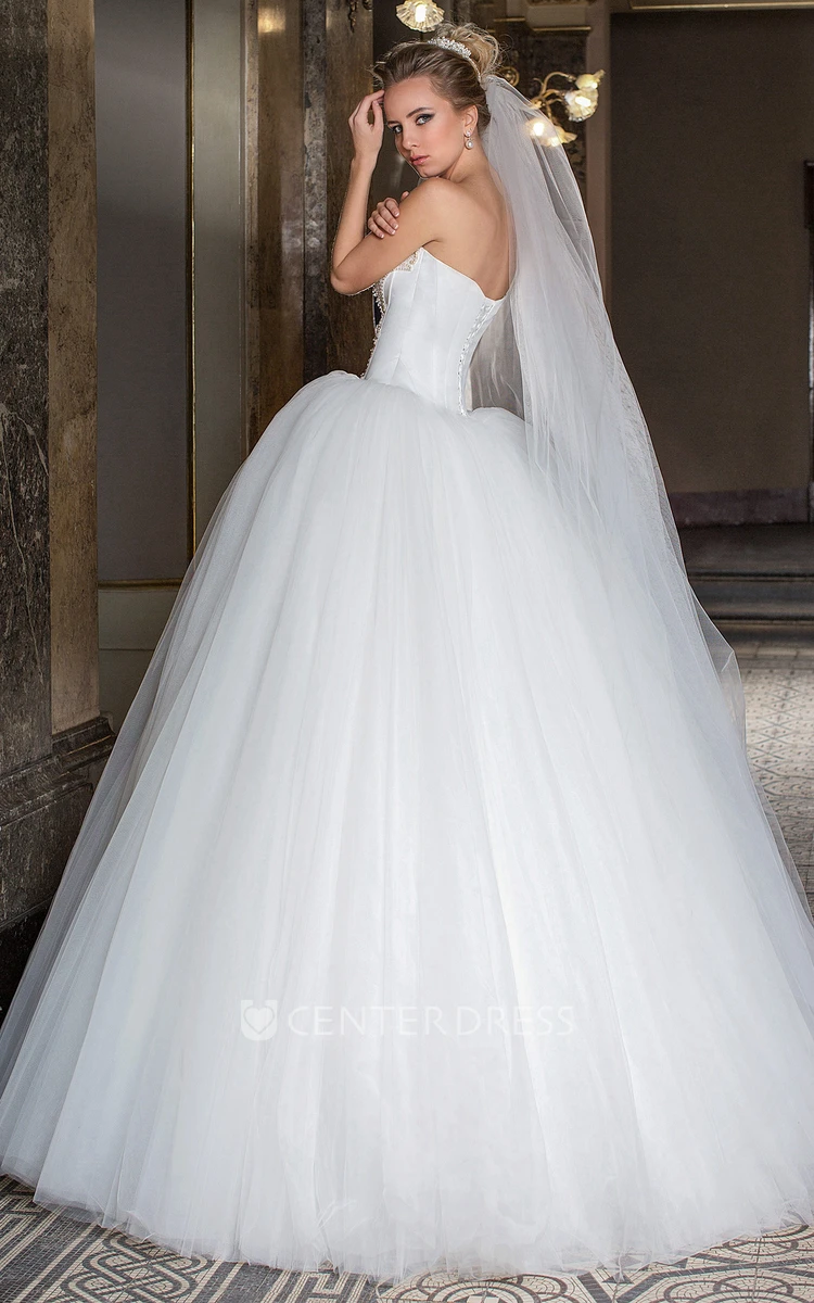 Ball Gown Sweetheart Sleeveless Beaded Tulle Wedding Dress With Lace-Up