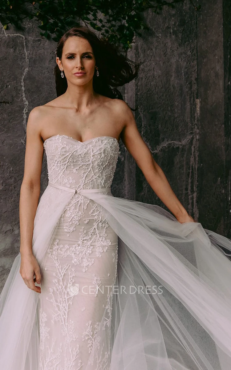 Sweetheart A-Line Lace Wedding Dress with Court Train Elegant A-Line Lace Wedding Dress with Court Train