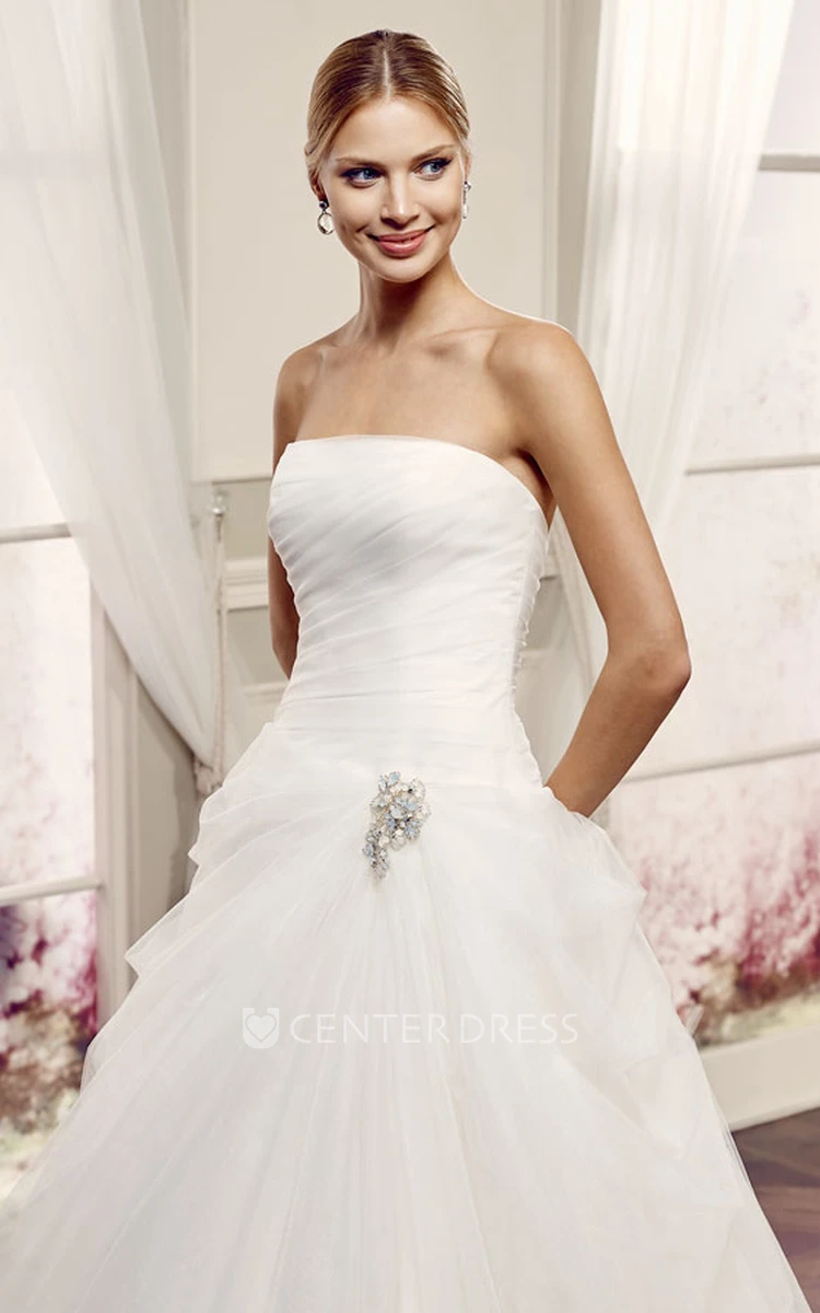 Ball-Gown Broach Strapless Sleeveless Maxi Tulle Wedding Dress With Backless Style And Draping