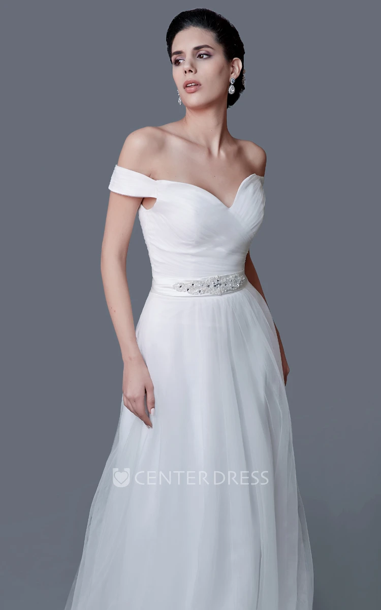 Elegant Off-the-shoulder A-line Tulle Wedding Dress