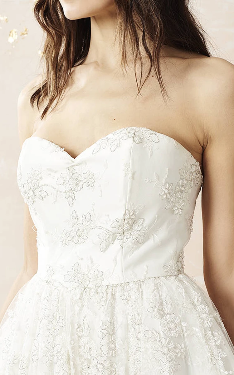 Tea-Length Sweetheart Sleeveless Appliqued Lace Wedding Dress