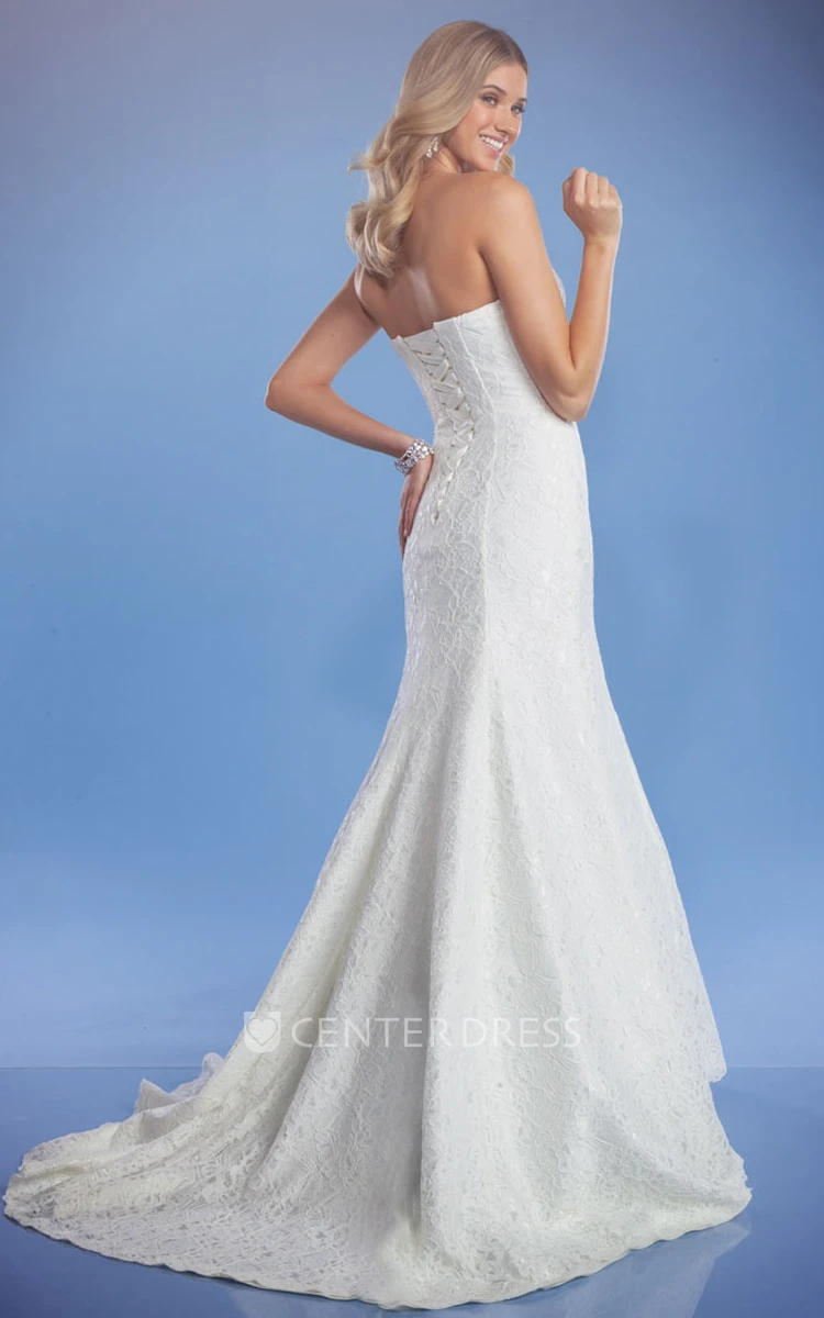 Floor-Length Sleeveless Sweetheart Lace Wedding Dress