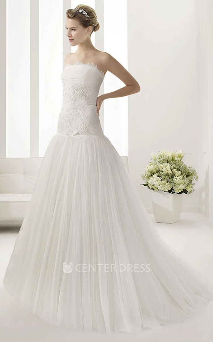 Strapless Tulle Long Wedding Dress With Embroidered Waist And Pleated Skirt
