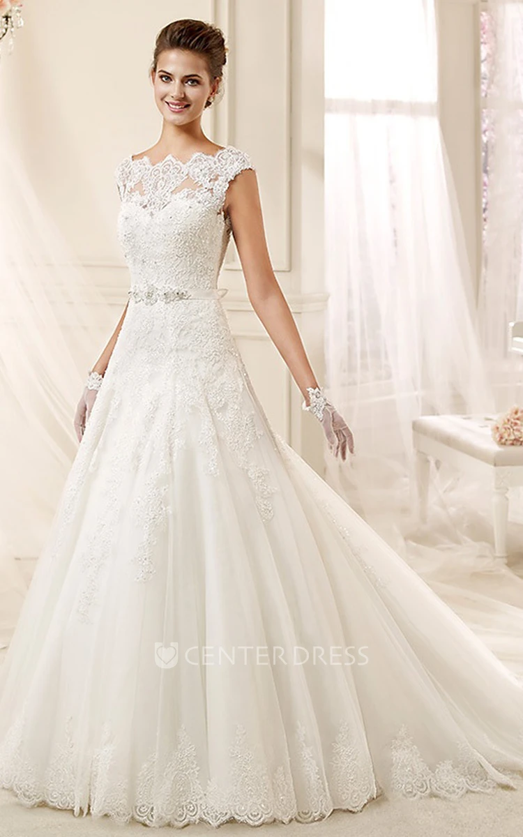 Scalloped-neck A-line Wedding Dress with Cap Sleeves and Appliques
