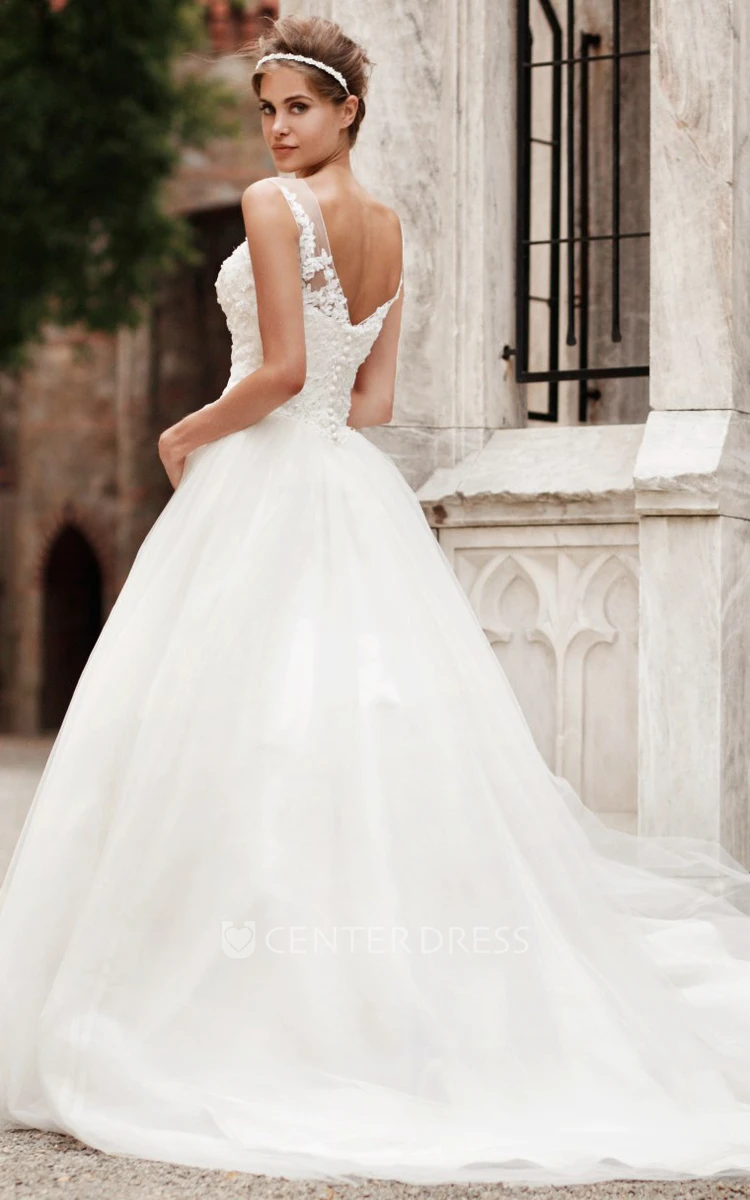 Ball Gown Scoop-Neck Appliqued Long Sleeveless Tulle Wedding Dress