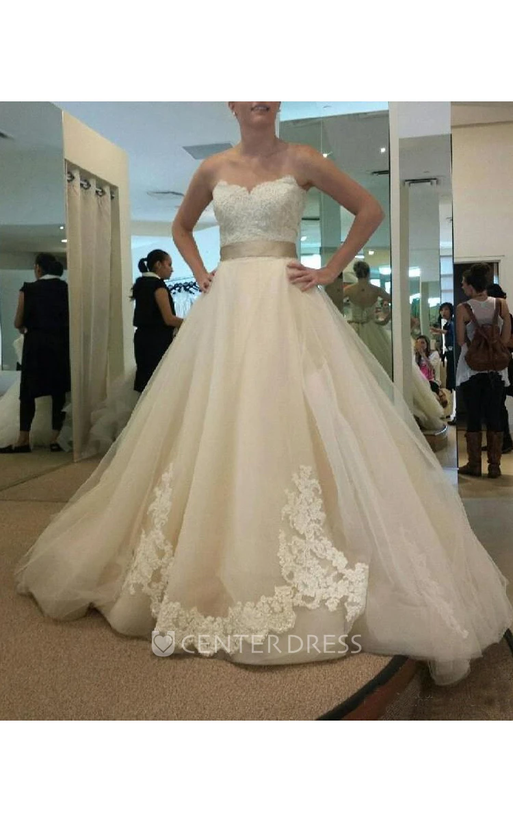 A Line Sweetheart Lace Tulle Backless Zipper Wedding Gown