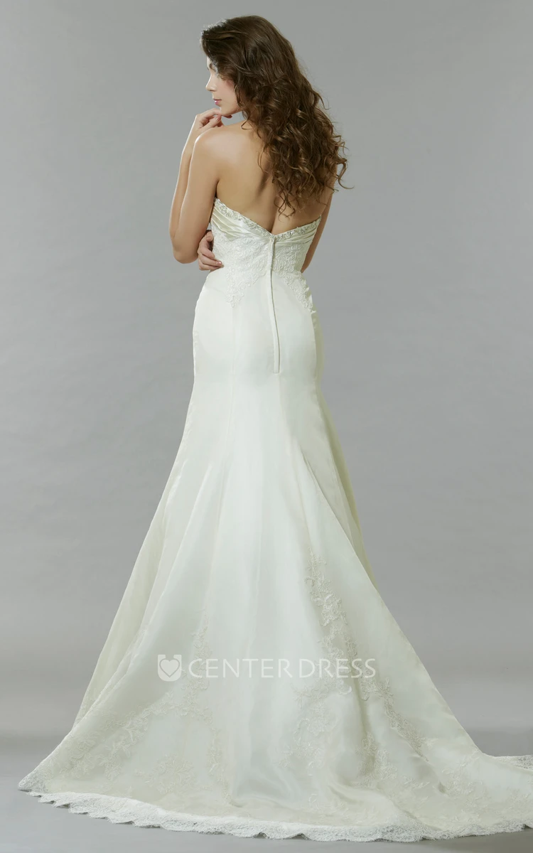Sheath Sweetheart Appliqued Sleeveless Lace Wedding Dress